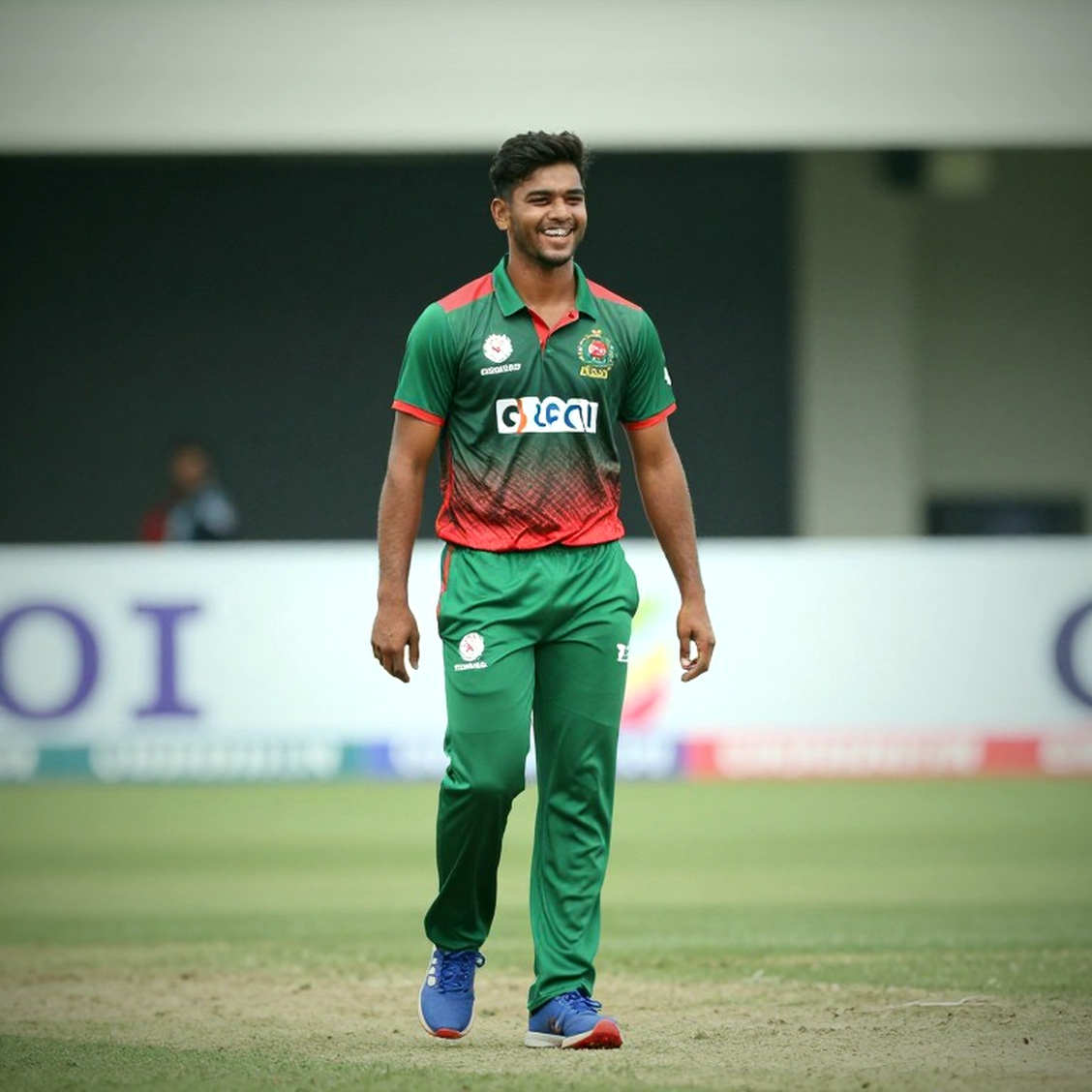 বাসের গায়ে গাড়ি বুক, বিসিবির খাতায় ২৫ লাখ: প্রথম 'পরিবহন অংশীদার' চুক্তি ক্লজ ধরে ধরে পড়া