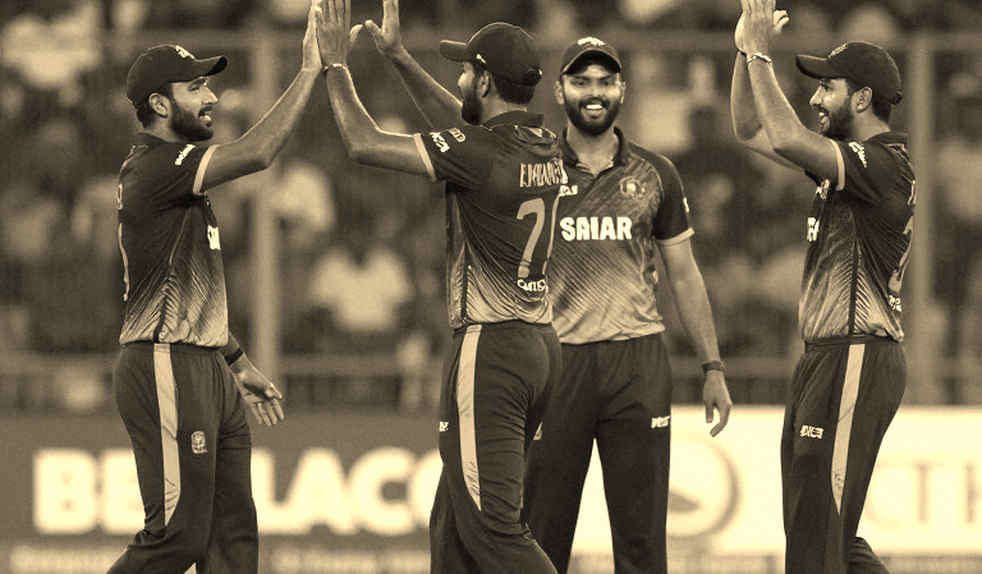 গকেবের্হায় বোল্যান্ডের চার উইকেটে অস্ট্রেলিয়ার দাপট, কিন্তু আসল প্রতিপক্ষ ঘড়ি