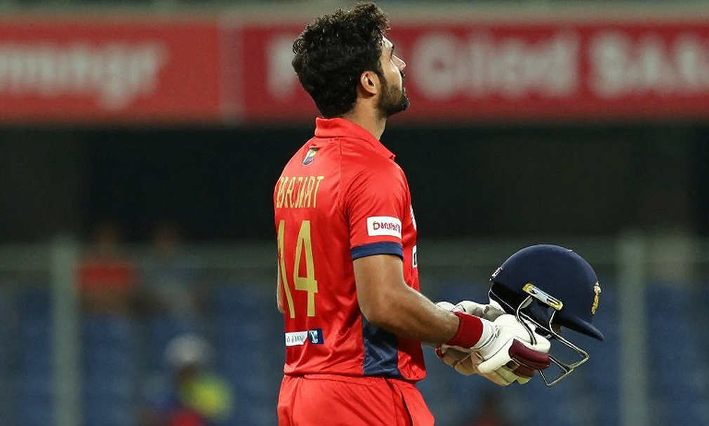 চ্যাপম্যান-ফাউল্কসের চোট: ভারত সিরিজের আগে নিউজিল্যান্ডের গভীরতার পরীক্ষা, আর ফ্র্যাঞ্চাইজি লিগ থেকে জাতীয় দলে ছড়ানো এক নীরব ক্ষতি