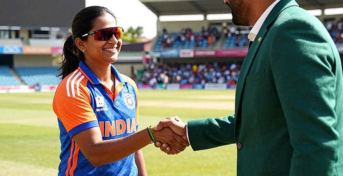 ম্যানচেস্টারের বৃষ্টি আর লর্ডসের চুপ: অ্যাশেজের সেই সেশনগুলো, যেখানে বাতাস বদলে যায় শব্দ না করেই