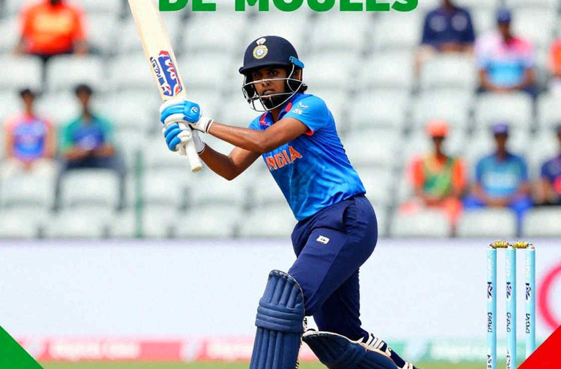 সোফার ছবি, ক্রিকেটের ট্যাগ: ঢাকার একটি মেলায় আটকে যাওয়া ফিড-ভুলের প্রতিবেদন