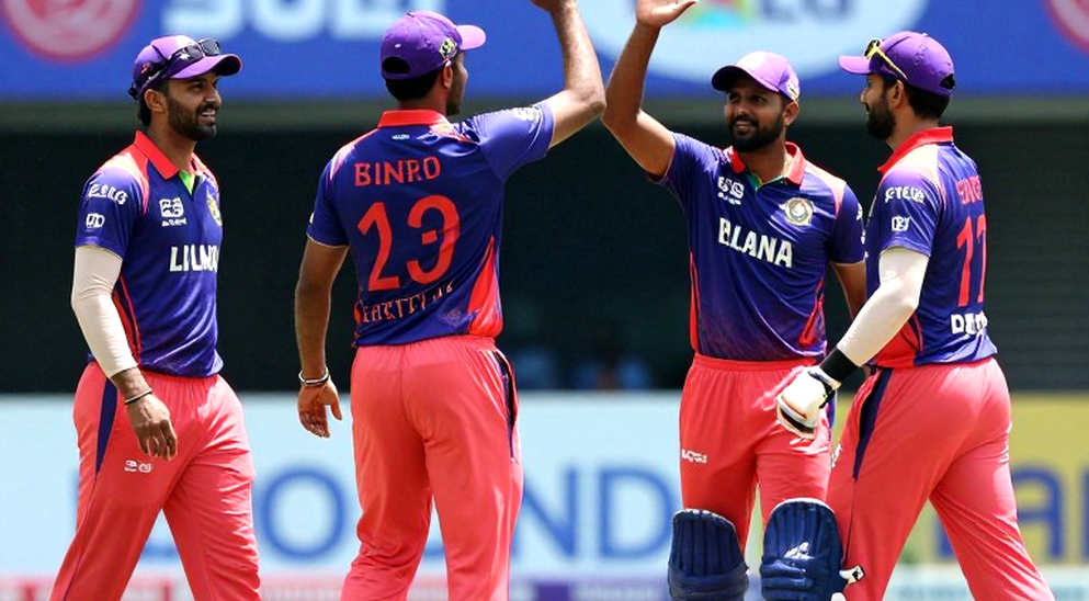 স্পিনের কোণ: এশিয়ার ওয়ানডেতে নিয়ন্ত্রণের জ্যামিতি কীভাবে বদলে যাচ্ছে স্পিনের কোণ: এশিয়ার ওয়ানডেতে নিয়ন্ত্রণের জ্যামিতি কীভাবে বদলে যাচ্ছে