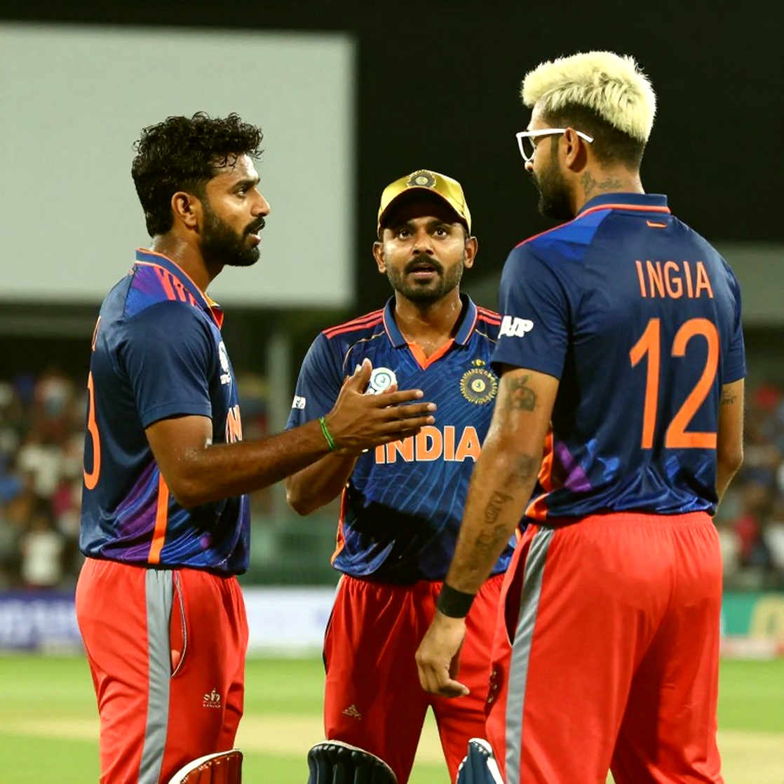টেন্ডুলকারের ‘আই’-এর হাতের রান্না, ১২ লাখ লাইক এবং সফর-দৈর্ঘ্যের পুরোনো হিসাব