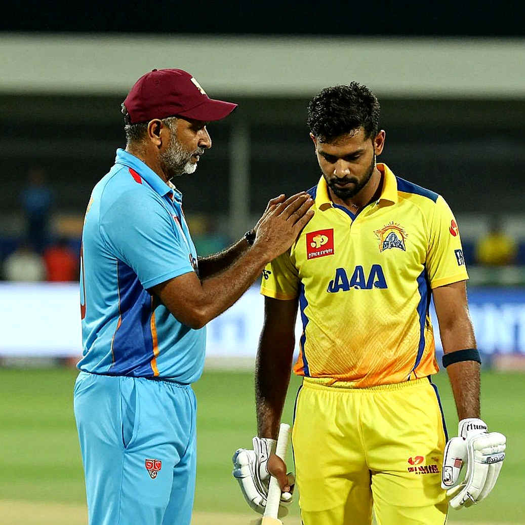 লায়ন বাদ দেওয়ার সিদ্ধান্তের ছায়ায় অস্ট্রেলিয়ার পেস আক্রমণ: হ্যাজলউডের অসুস্থতা বদলে দিল ম্যাচের গল্প