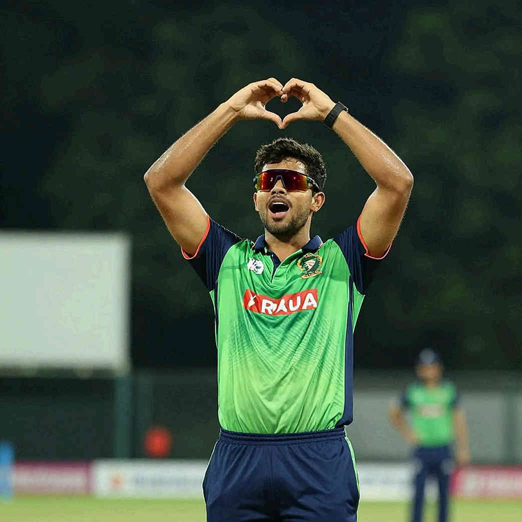শারজায় ২১/২-এর গল্পটা ৪১ রানের নয়, একটা ভুল শটের