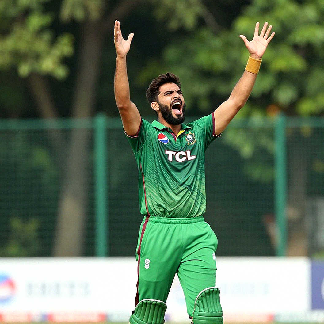 আট ম্যাচের চুক্তি, এক অনিশ্চিত উত্তরাধিকার: ফাতিমা সানা ও পার্থ স্করচার্স