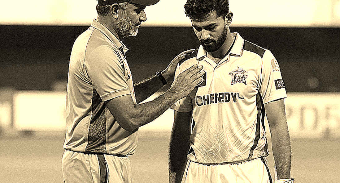 ভেজা বলে নিয়ন্ত্রণের কোণ: এশিয়ার ডেথ ওভারে যে নীরব পরিবর্তন ঘটছে