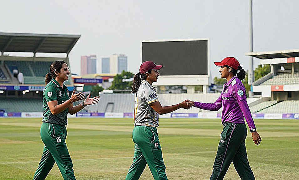 ৮৫৯ রানের খাতা: ব্রুকের ২০২, শ্রীলঙ্কার ৪৩০ আর ইংল্যান্ডের ফাঁকা বোলিং কলাম